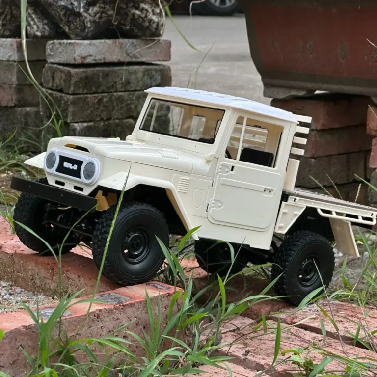 WPL C-44 RC Car 1/16 Full Scale 2.4G Remote Control C44 Desert Off Road Vehicle Rear Bucket Remote Control Car Toy Boy Gift 1